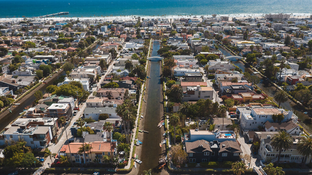 Los Angeles Community